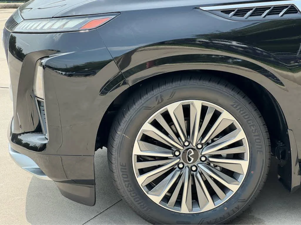New 2026 BLACK OBSIDIAN INFINITI Luxe 2WD image 6