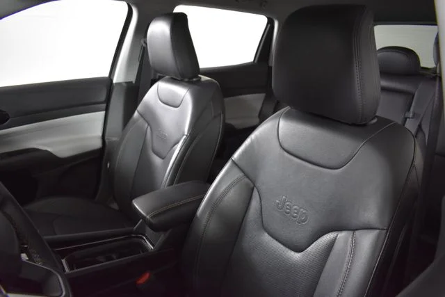 Used 2022 Gray Jeep Limited image 14