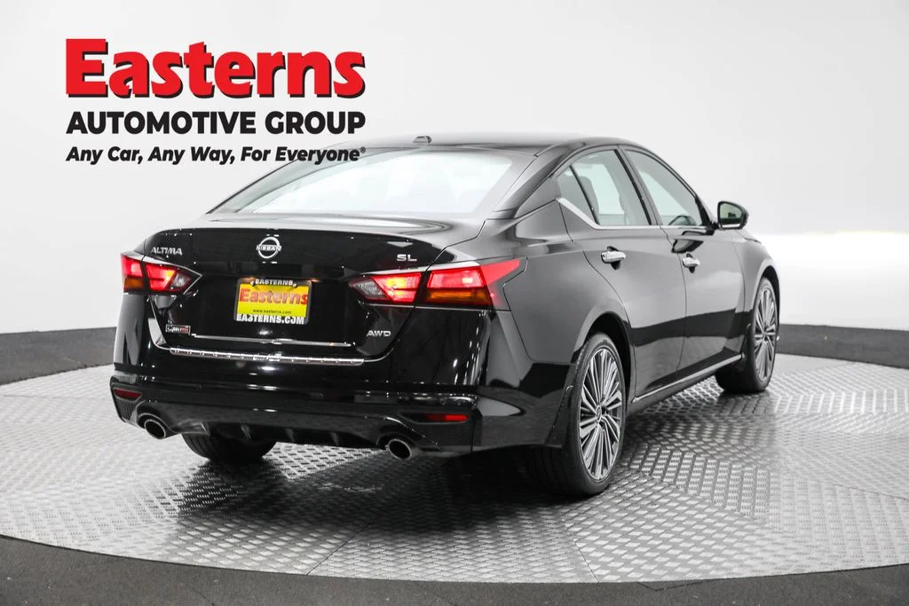 Used 2023 Black Nissan 2.5 SL image 5