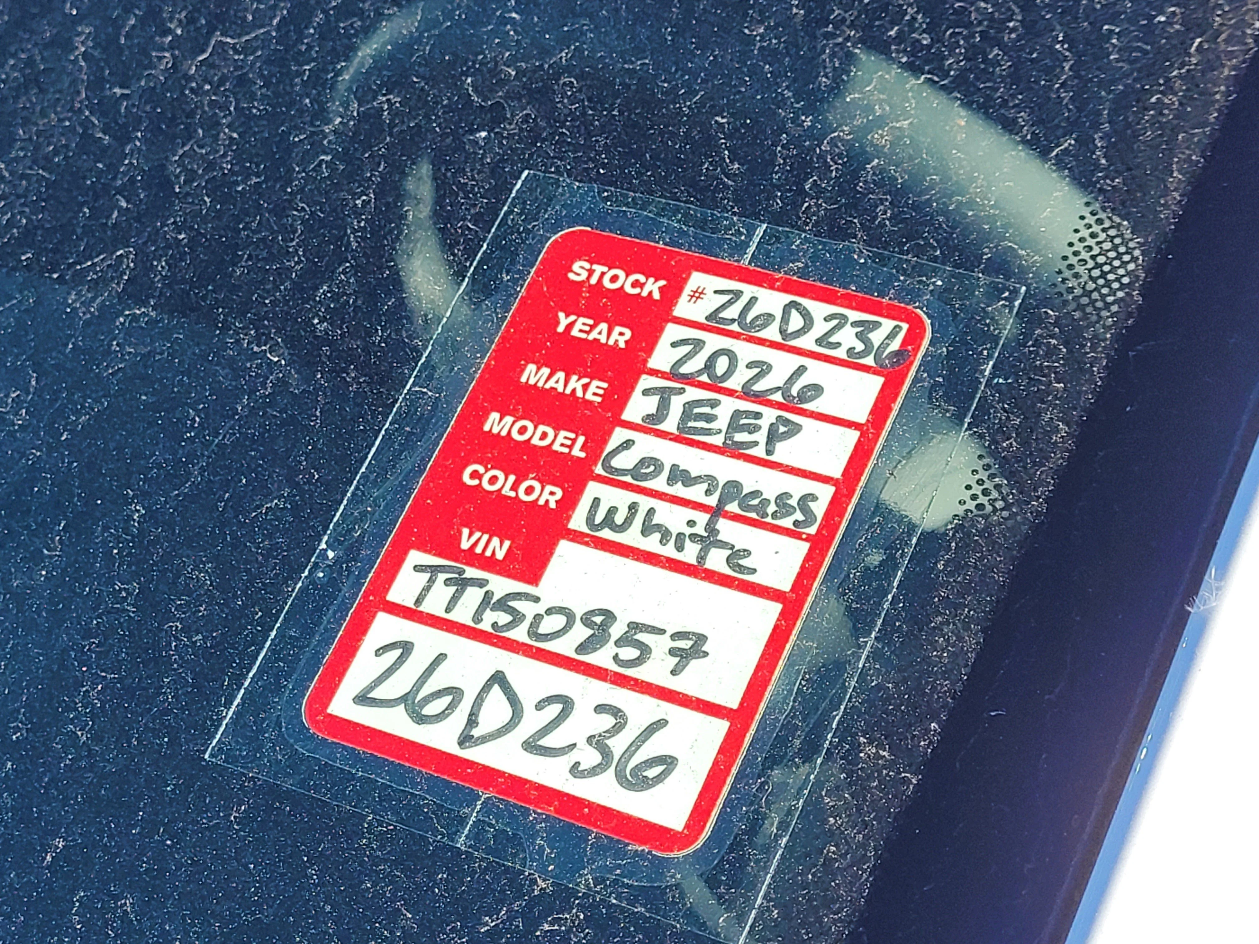 New 2026 Bright White Clearcoat Jeep Latitude image 20