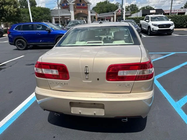 Used 2007 Dune Pearl Clearcoat Metallic Lincoln Base image 18