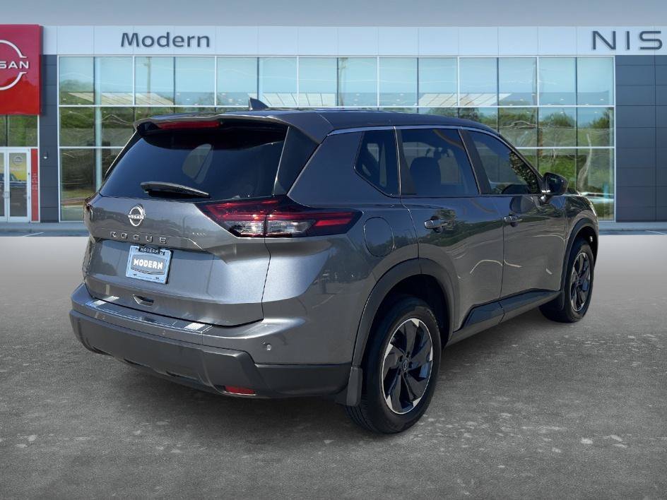 Certified Used 2025 Gun Metallic Nissan SV image 5