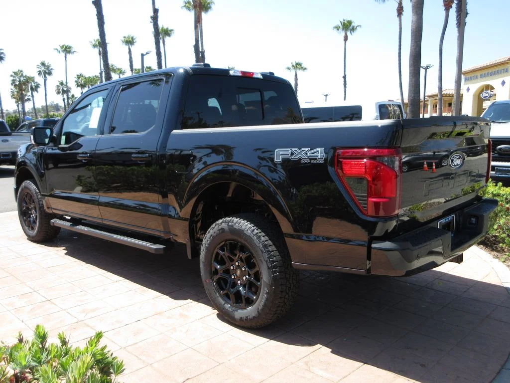 New 2026 Agate Black Metallic Ford XLT image 2