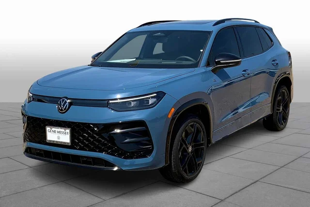 New 2025 Volkswagen Tiguan SE R-Line Black