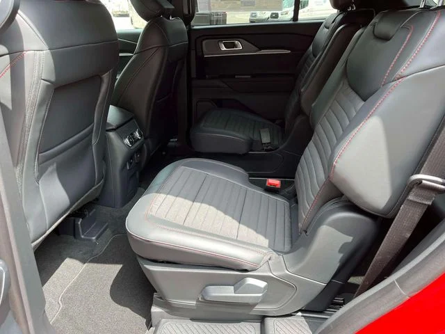 New 2026 Rapid Red Metallic Tinted Clearcoat Ford ST-Line image 16