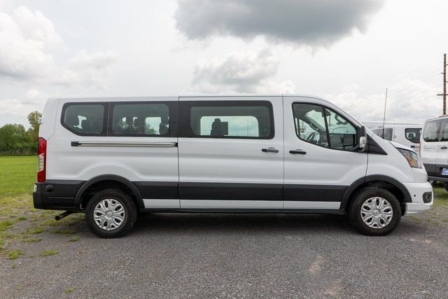 Used 2024 Oxford White Ford XLT image 5