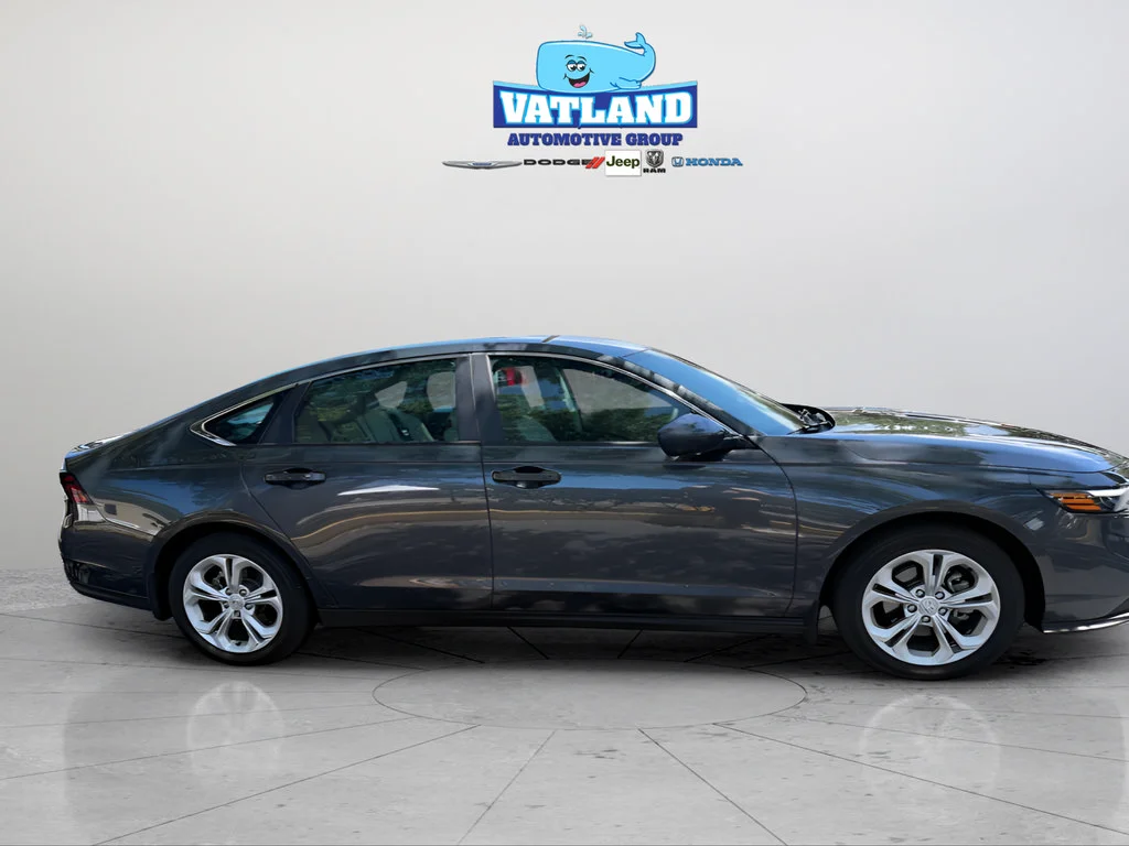 Used 2025 Meteorite Gray Metallic Honda LX image 43