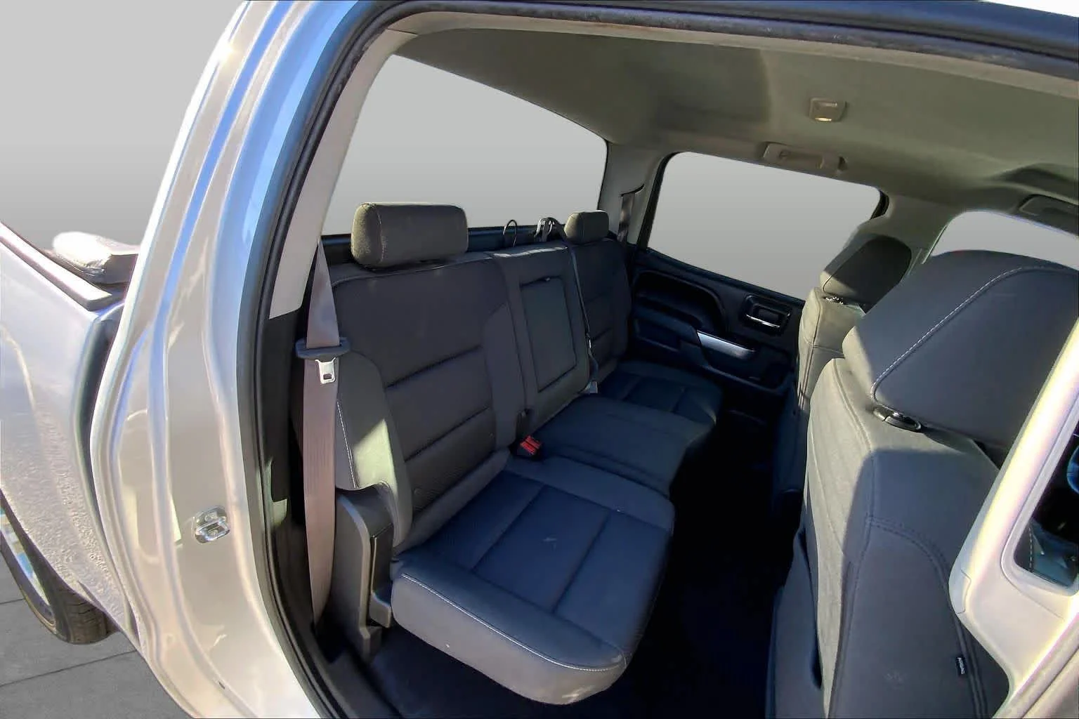 Used 2016 Silver Ice Metallic Chevrolet LT image 17