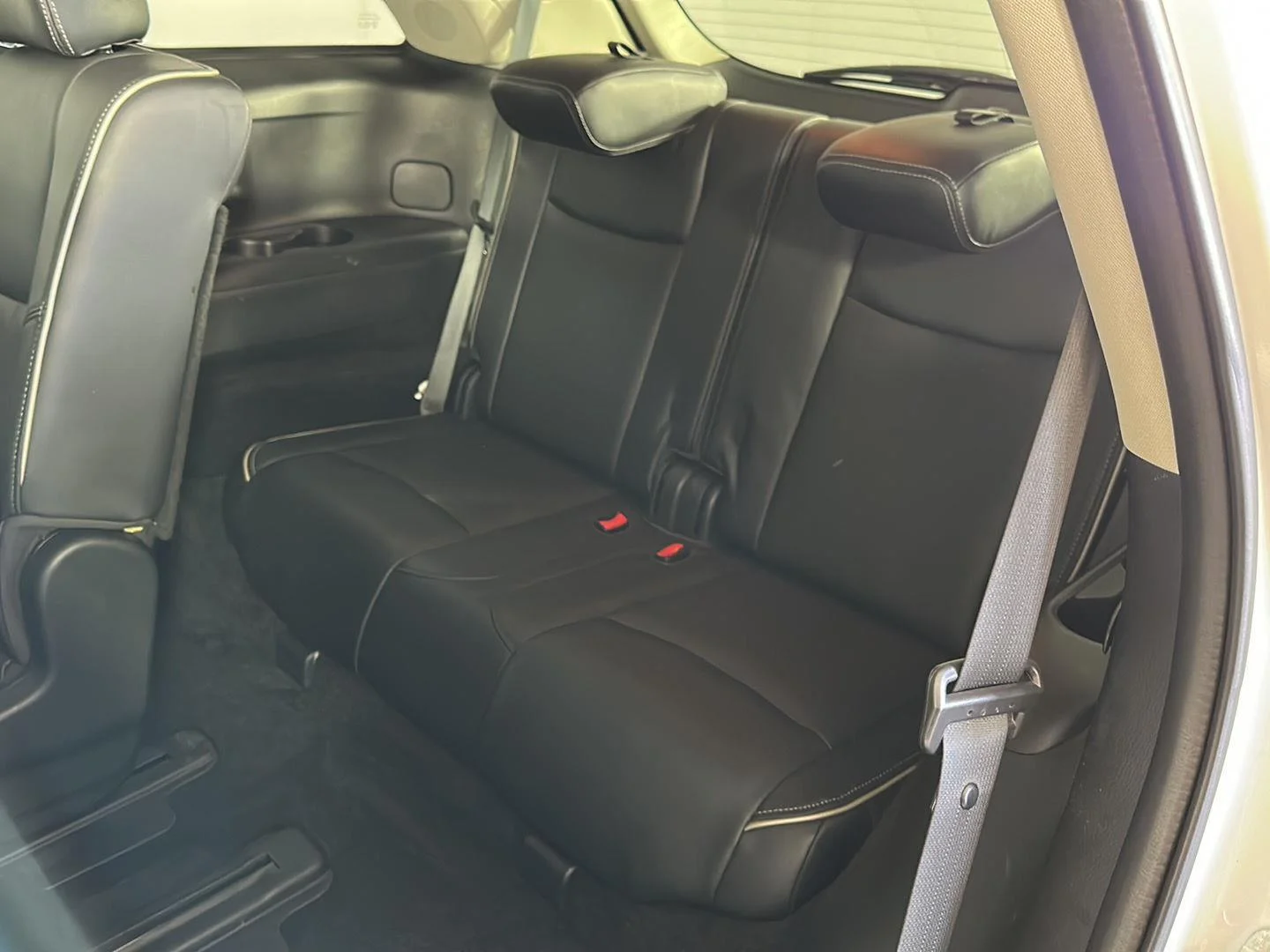 Used 2019 Majestic White INFINITI LUXE image 31