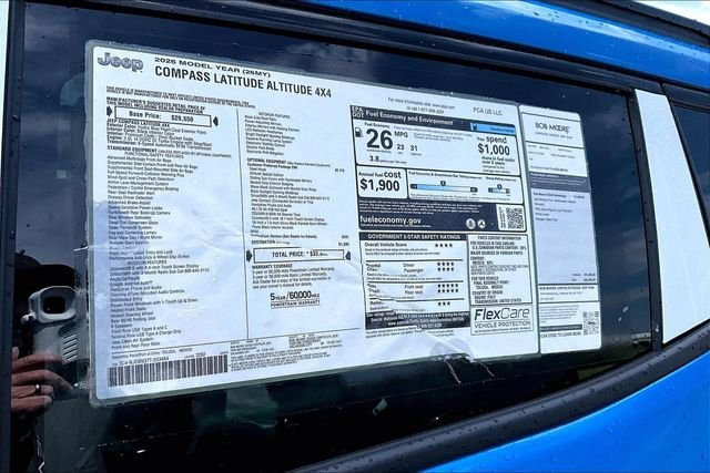 New 2026 Hydro Blue Pearl-Coat Exterior Paint Jeep Latitude image 13
