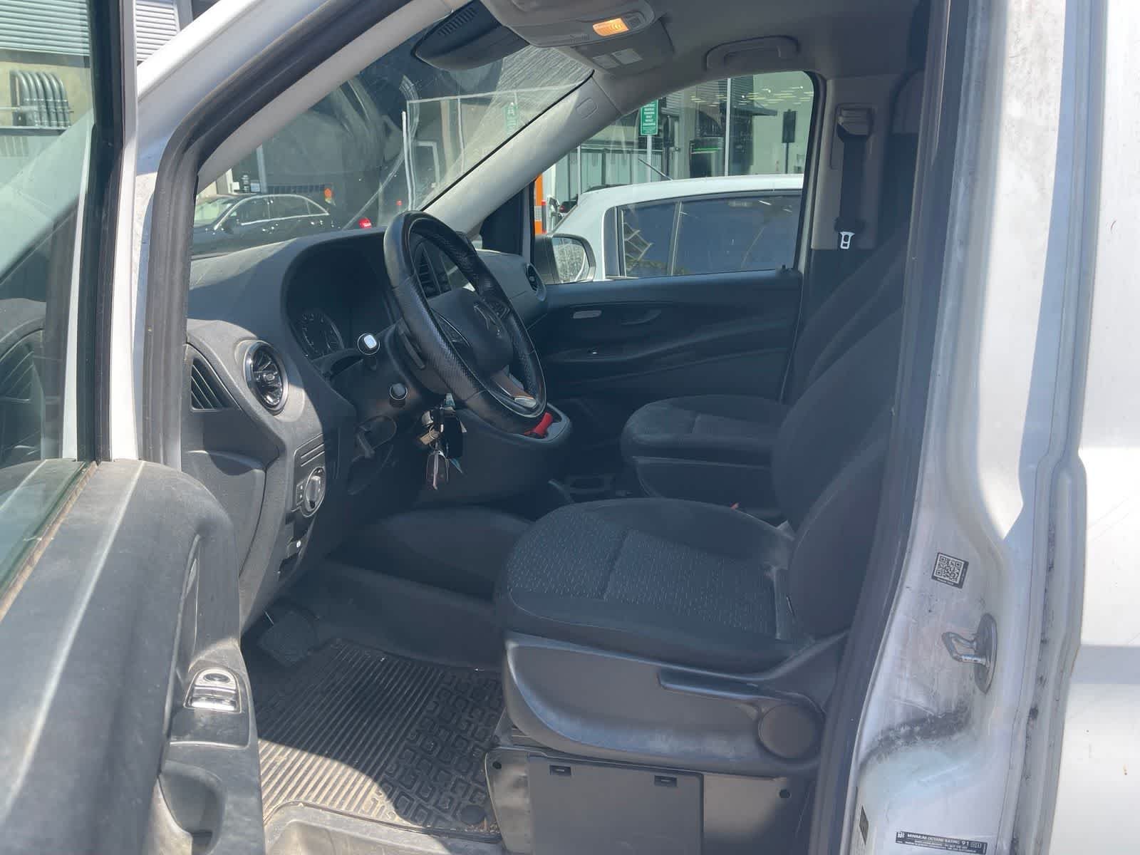 Used 2022 Arctic White Mercedes-Benz  image 3