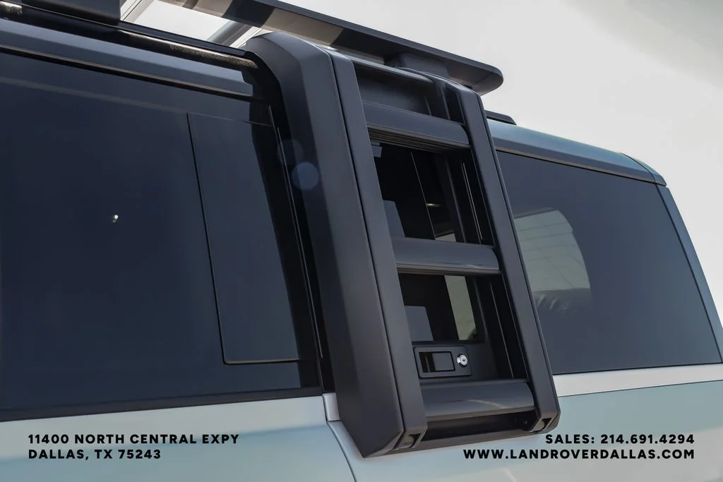New 2026 Fuji White Land Rover X-Dynamic SE image 46