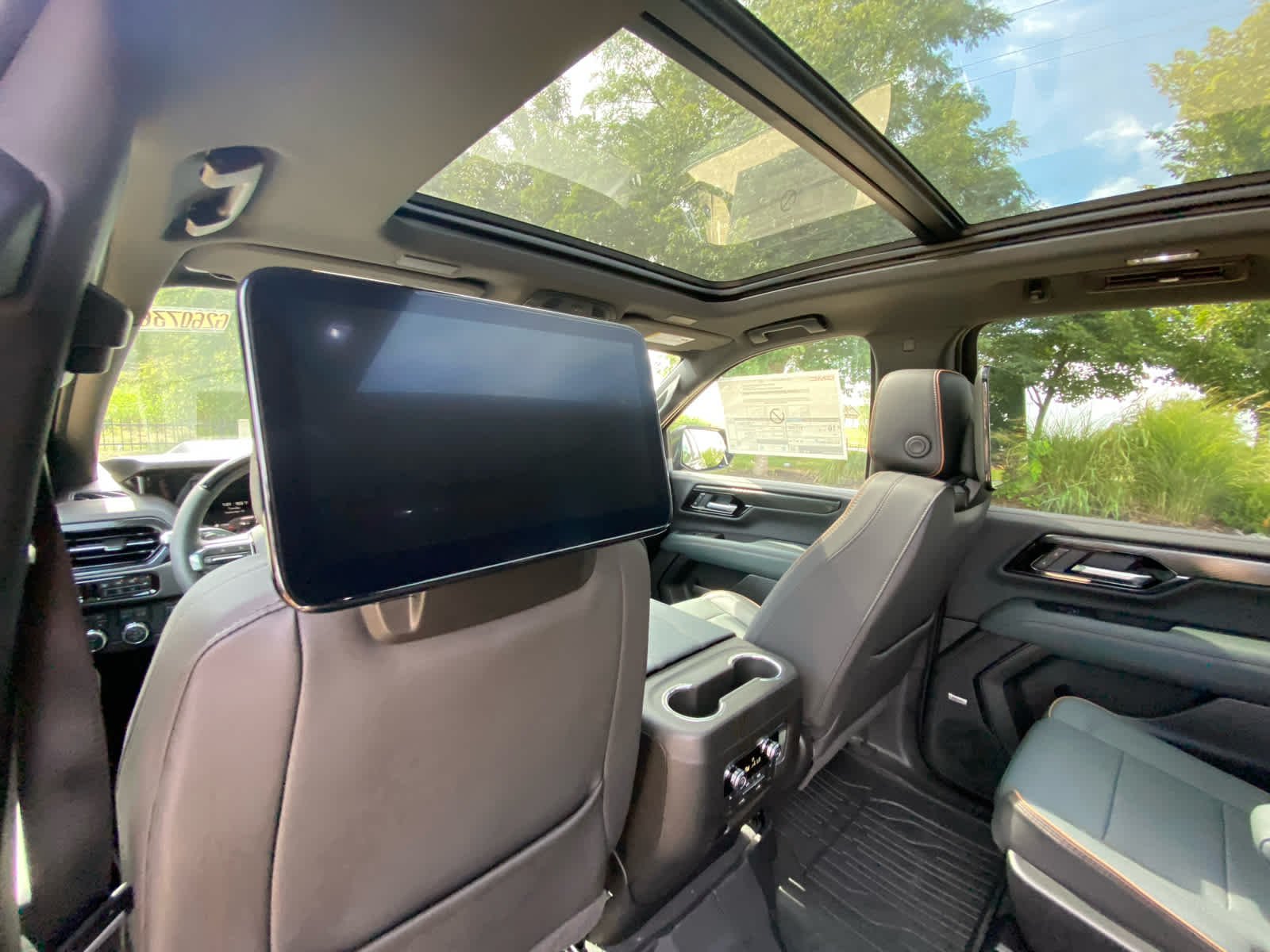 2026 GMC Yukon XL AT4 - Photo 21