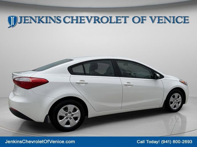 Used 2015 White Kia LX image 4