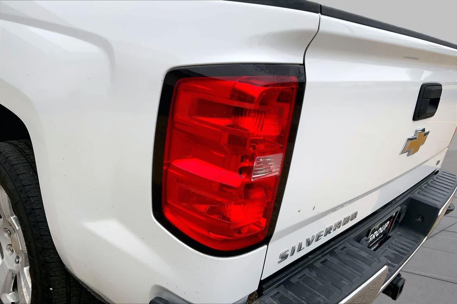 Used 2016 Summit White Chevrolet LT image 27