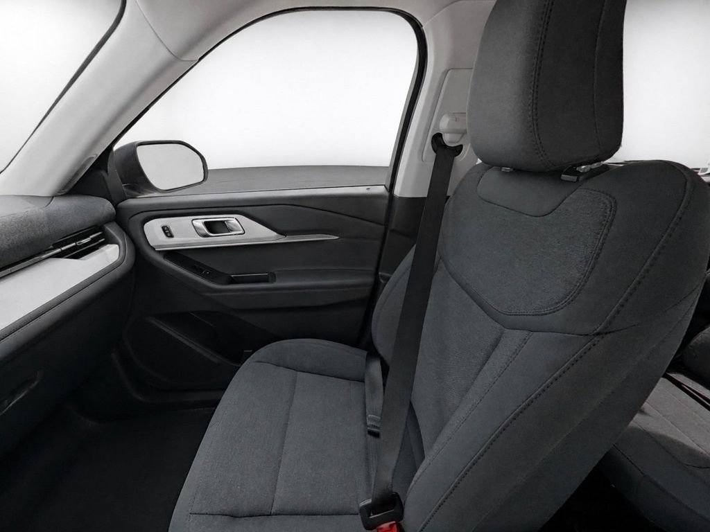 New 2026 Space White Metallic Ford Active image 14