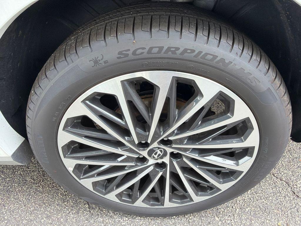 New 2026 White Hyundai Calligraphy FWD image 20