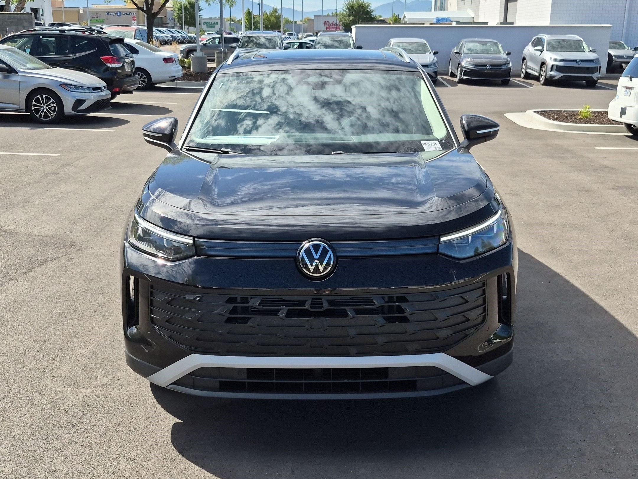 New 2026 Deep Black Pearl Volkswagen SE image 9