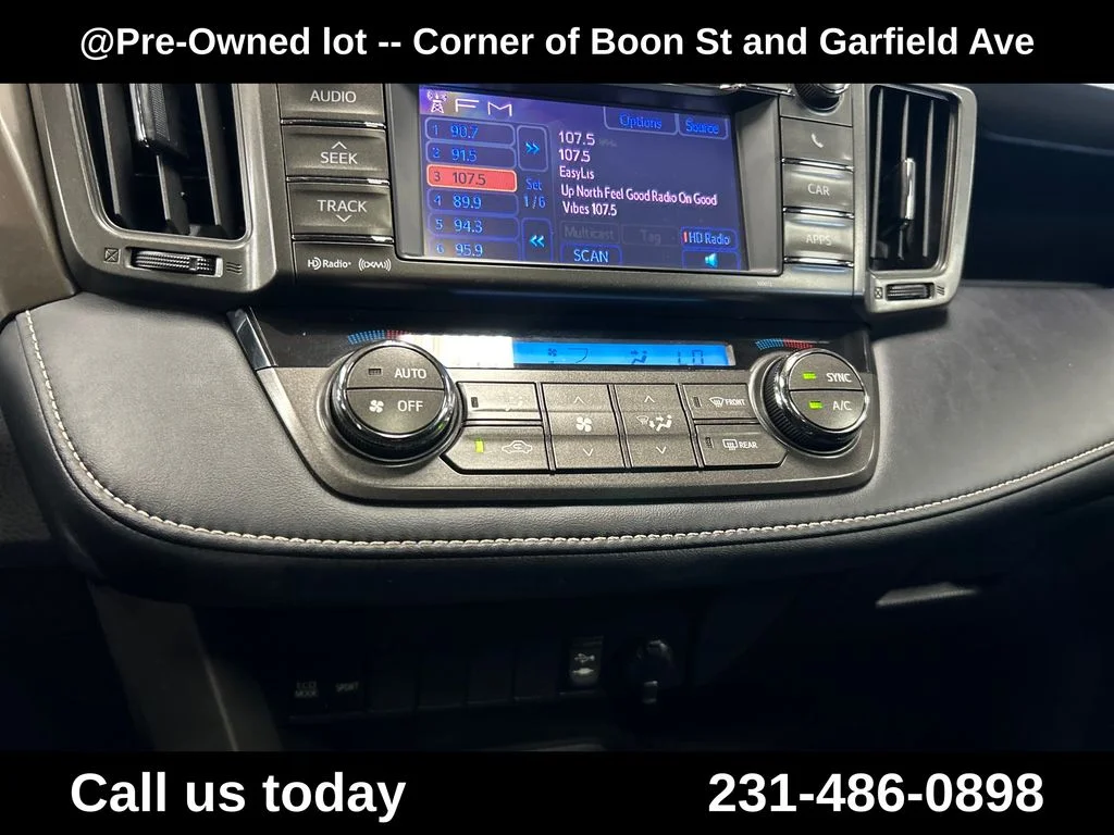 Used 2013 Red Toyota XLE image 19