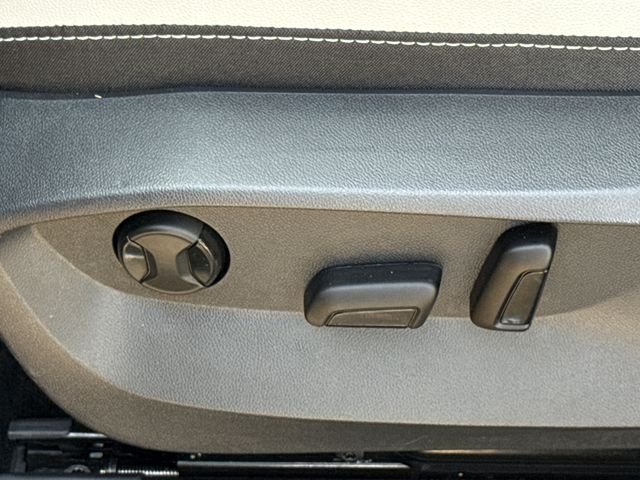 Used 2025  Volkswagen 1.5T SE image 23