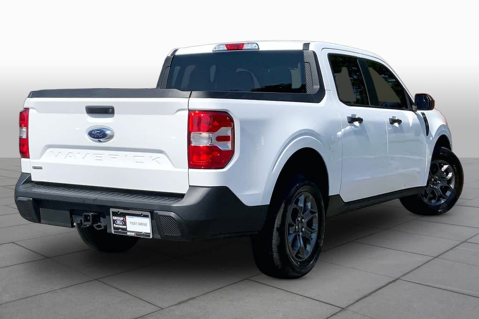 Used 2024 Oxford White Ford XLT image 13