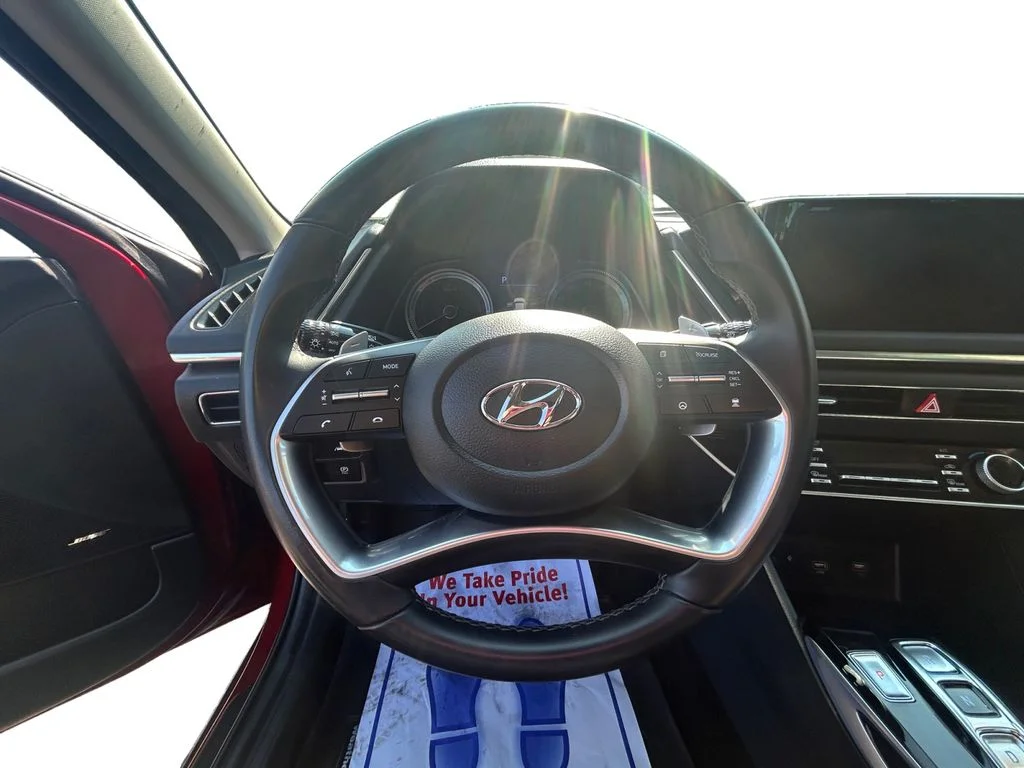 Used 2023 Ultimate Red Hyundai SEL image 13