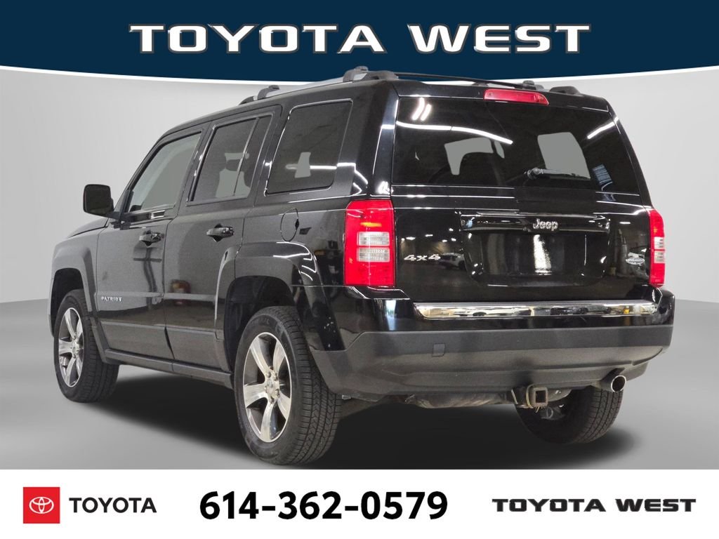 Used 2016 Black Jeep Latitude image 9