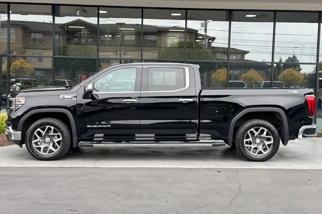 2024 GMC Sierra 1500 SLT - Photo 7