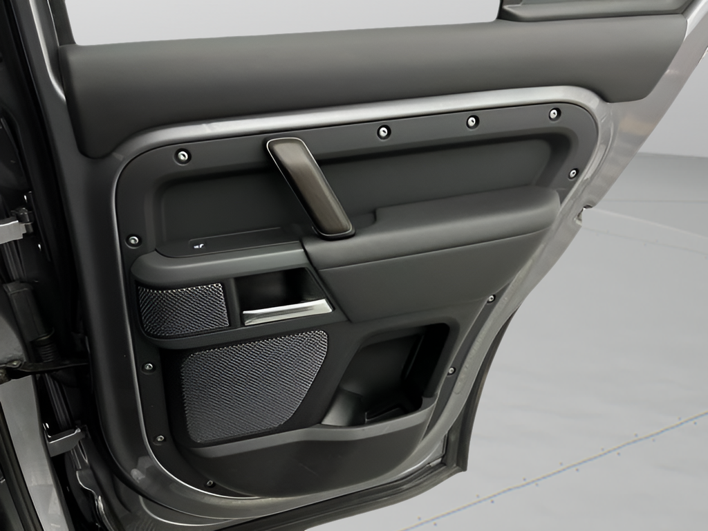 Used 2021  Land Rover X image 19
