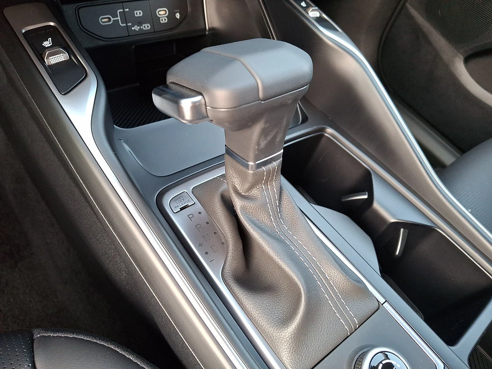 2026 Kia Sorento EX - Photo 9