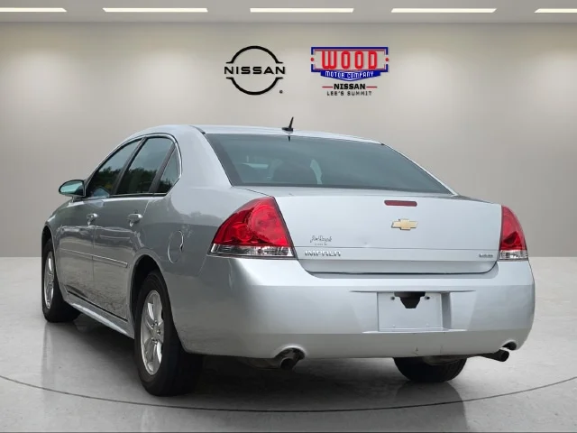 Used 2014 Silver Ice Metallic Chevrolet LS image 4