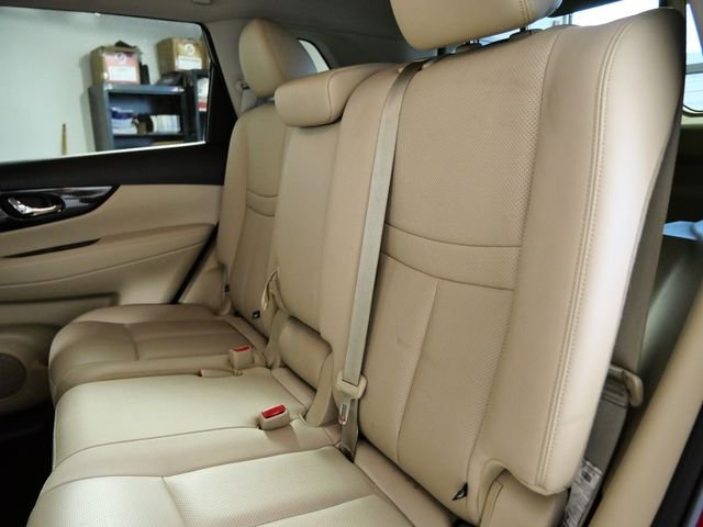 Certified Used 2020 Red Nissan SL image 16