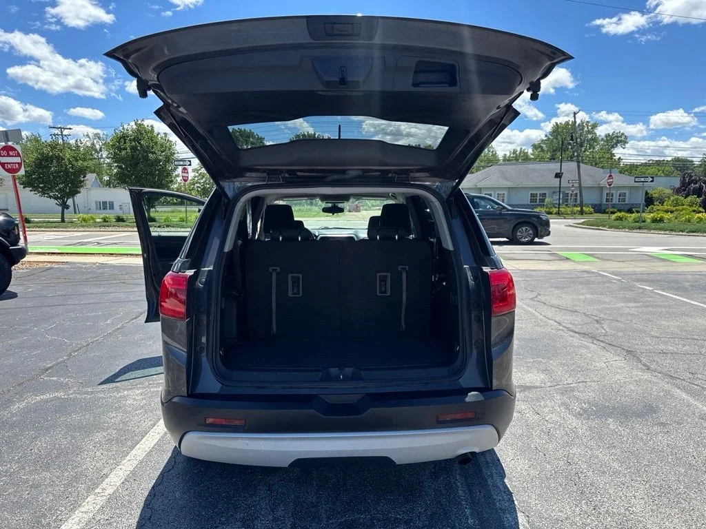 Used 2019 Gray GMC SLE-1 image 39
