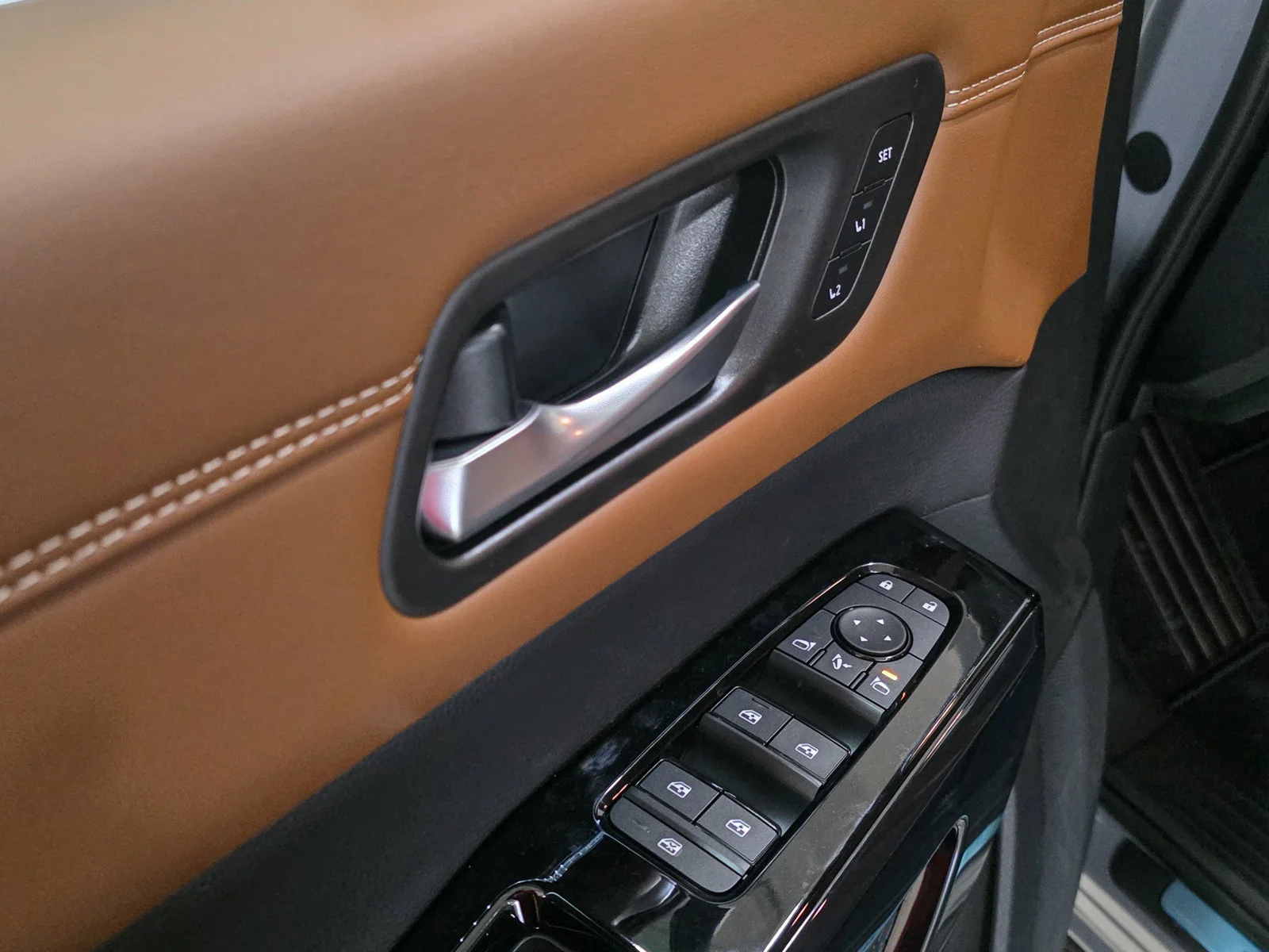 New 2026 Boulder Gray Pearl Nissan Platinum image 19