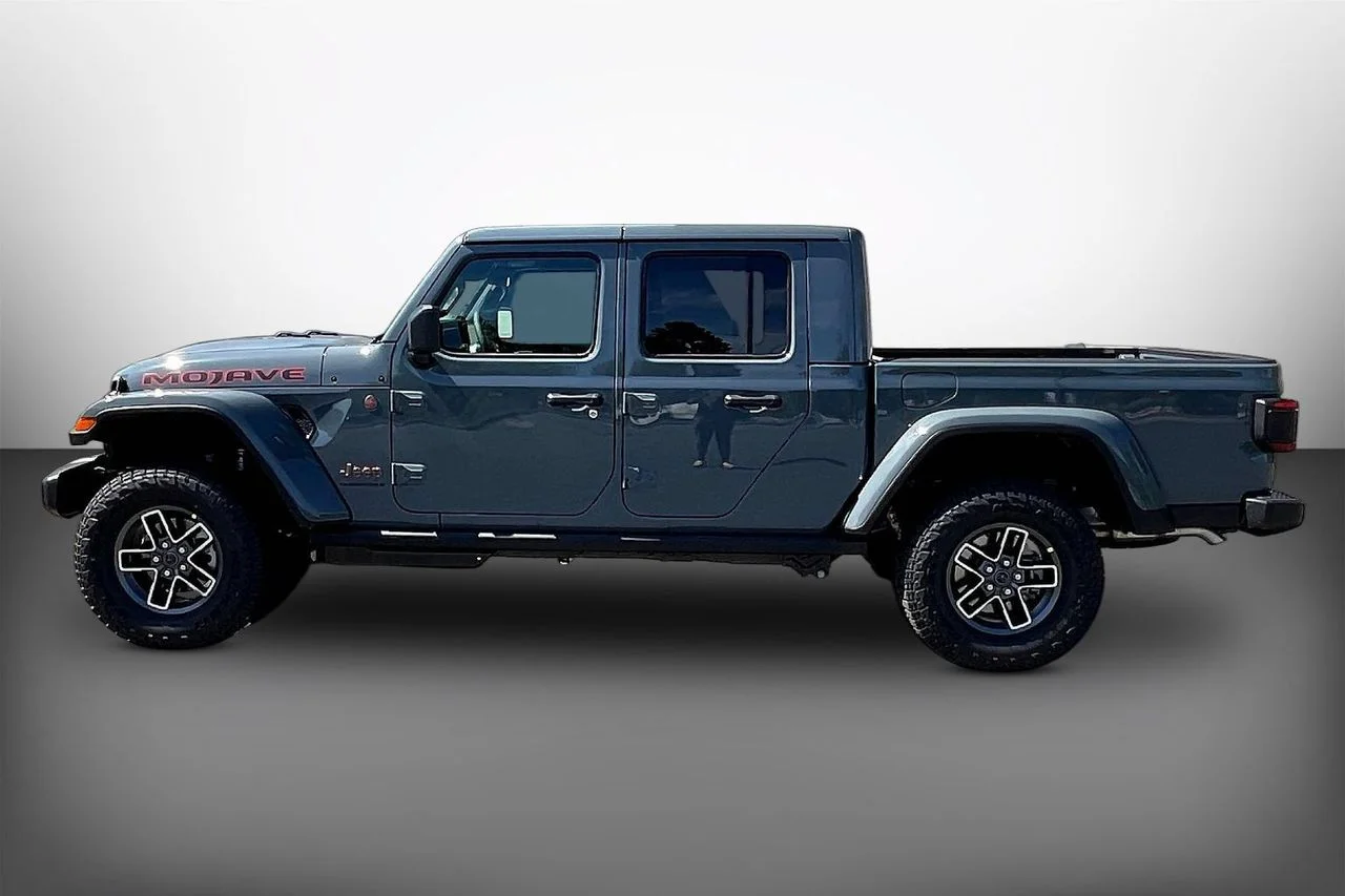 New 2026 Anvil Clearcoat Jeep Mojave image 5