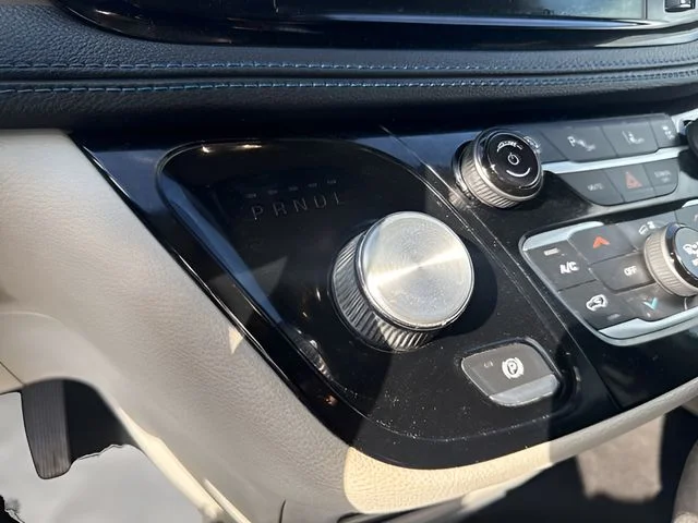 Used 2021 Silver Chrysler Touring L image 10