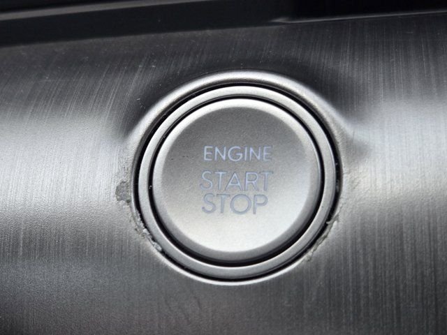 Certified Used 2025 White Hyundai SEL Convenience image 22