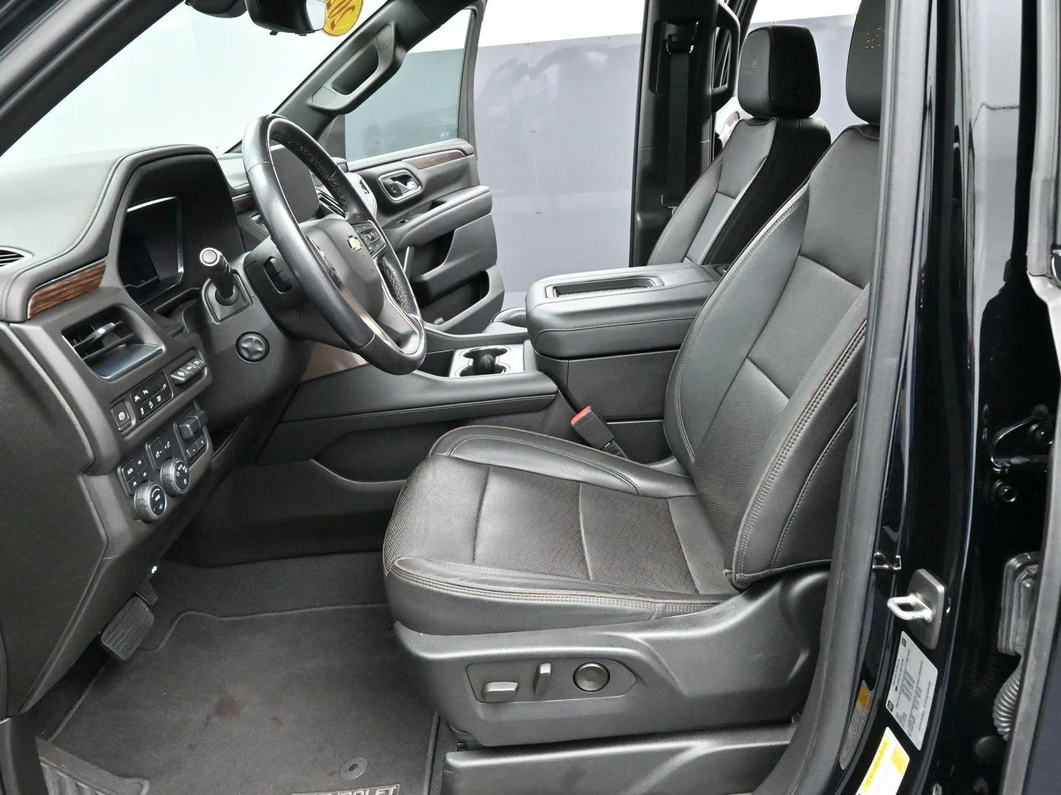 Used 2022 Black Chevrolet High Country image 17