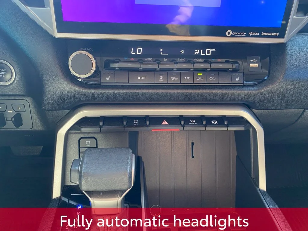 Used 2022  Toyota SR5 image 20