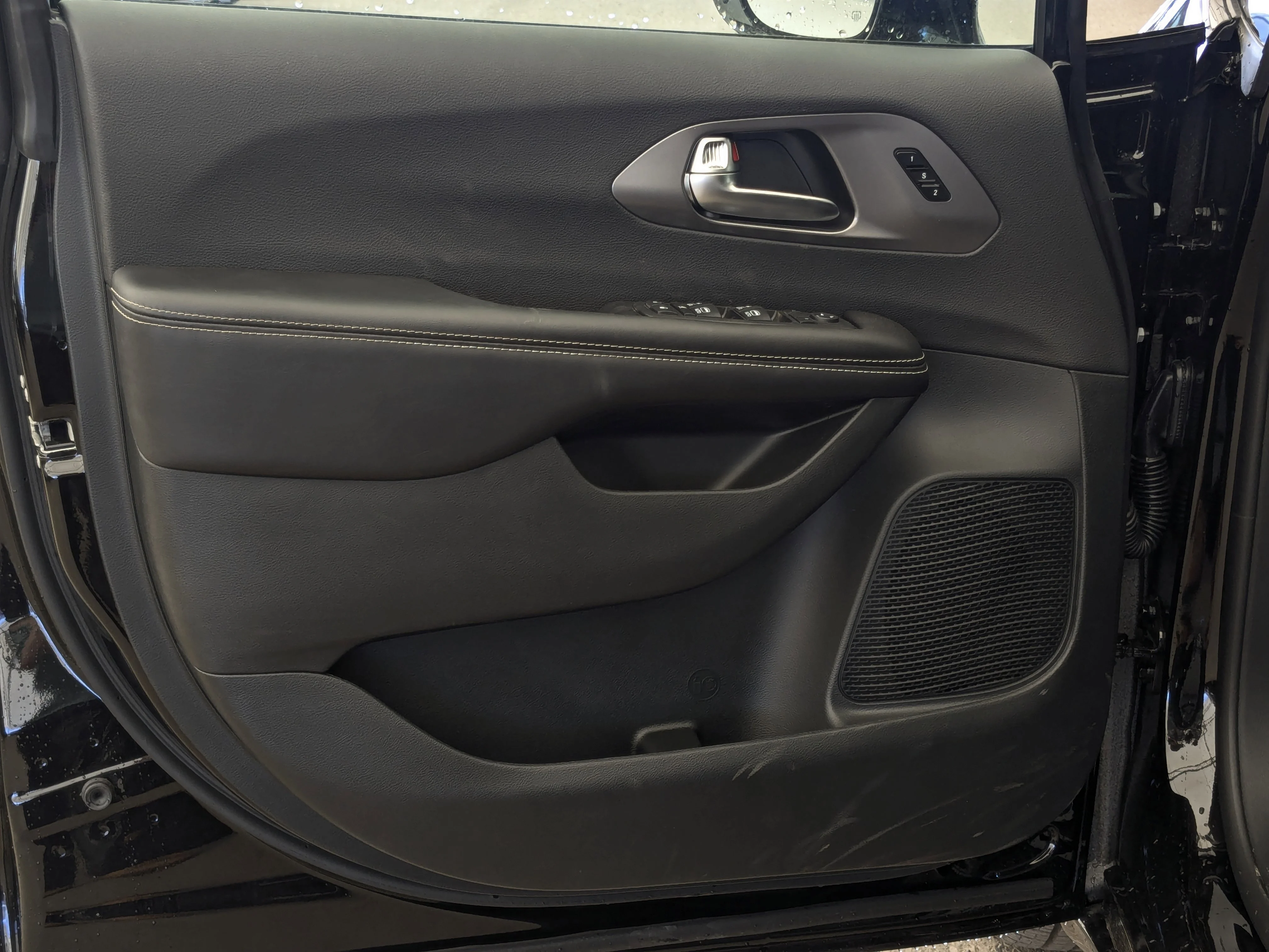 New 2026 Black Chrysler Select AWD - - Full Sunroof - S Appearance - 360 Camera - Remote Start & tons more! image 12