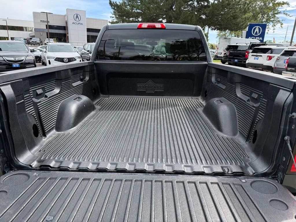 Used 2018 Graphite Metallic Chevrolet LT image 15