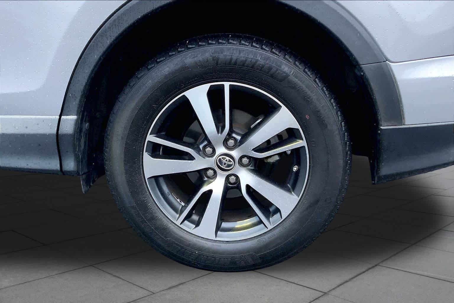 Used 2017 Silver Sky Metallic Toyota XLE image 10
