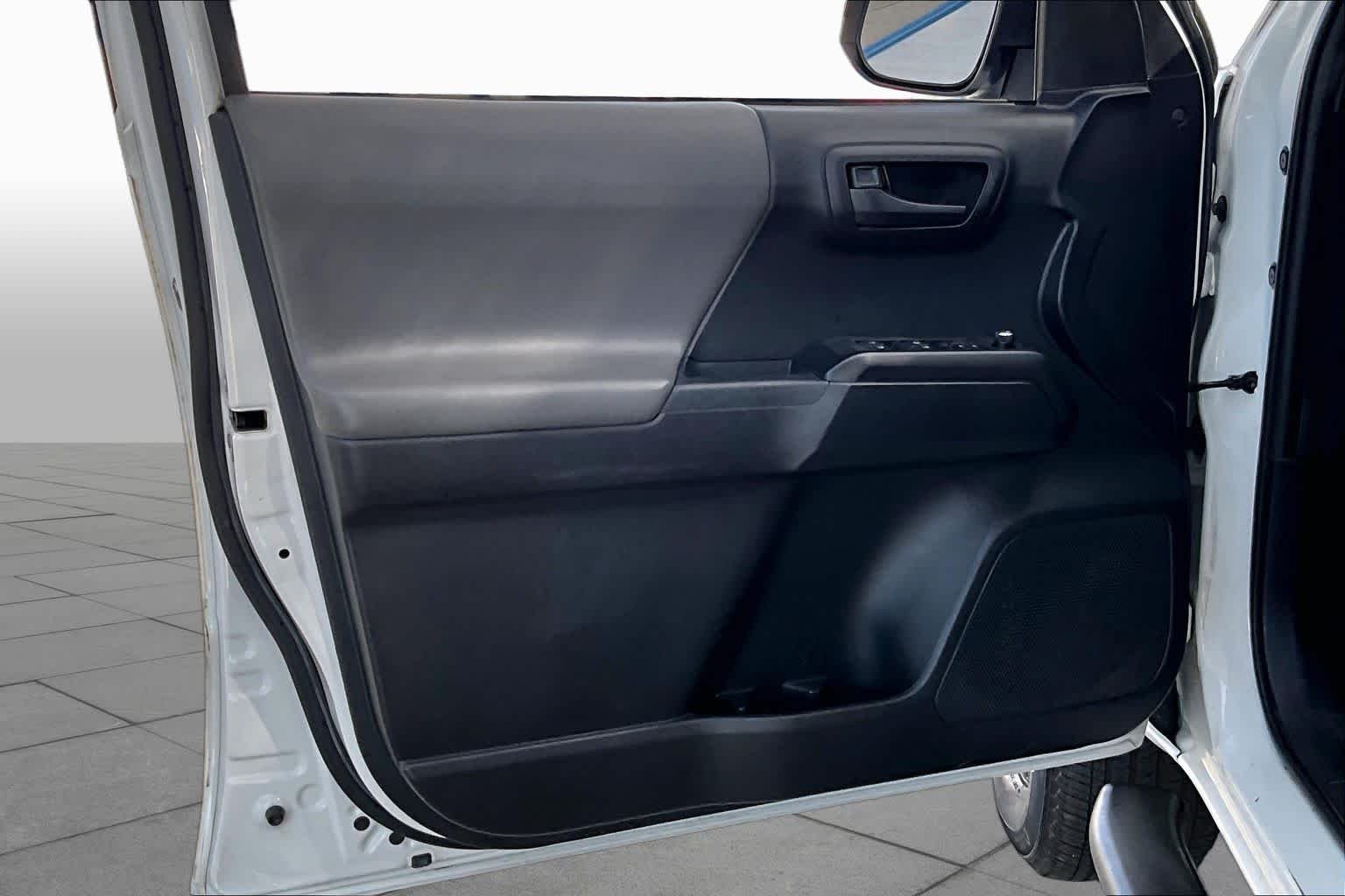 Used 2018 Super White Toyota SR image 20