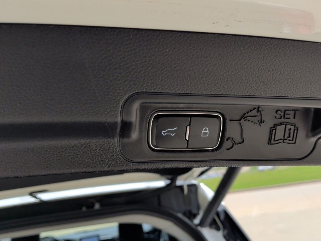 Used 2021 Star White Ford XLT image 44