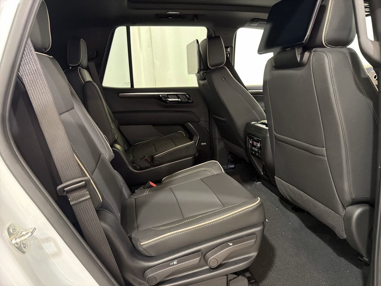New 2026 Polar White Tricoat Chevrolet Premier image 20