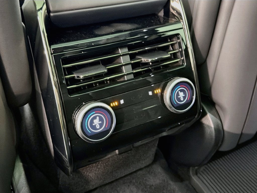 New 2027 Santorini Black Land Rover  SE P360 image 27