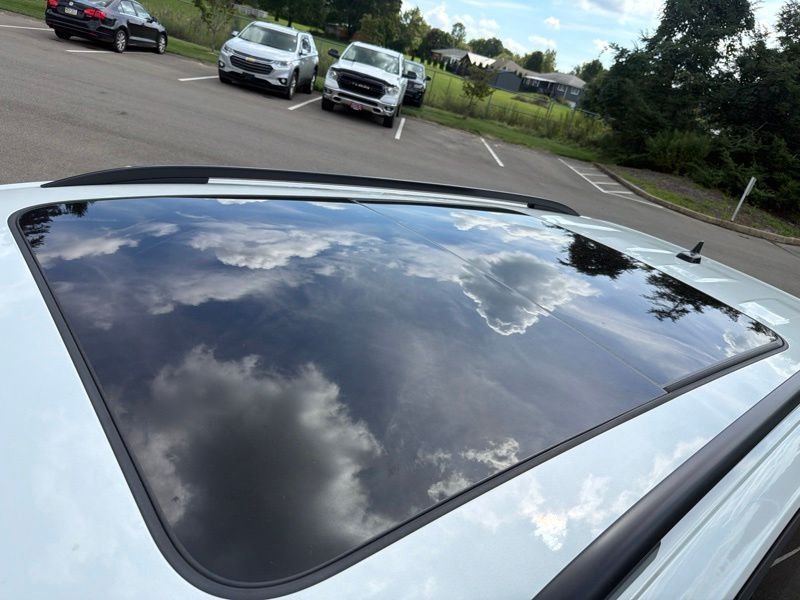 Used 2023 White Volkswagen 2.0T SE R-Line Black image 36