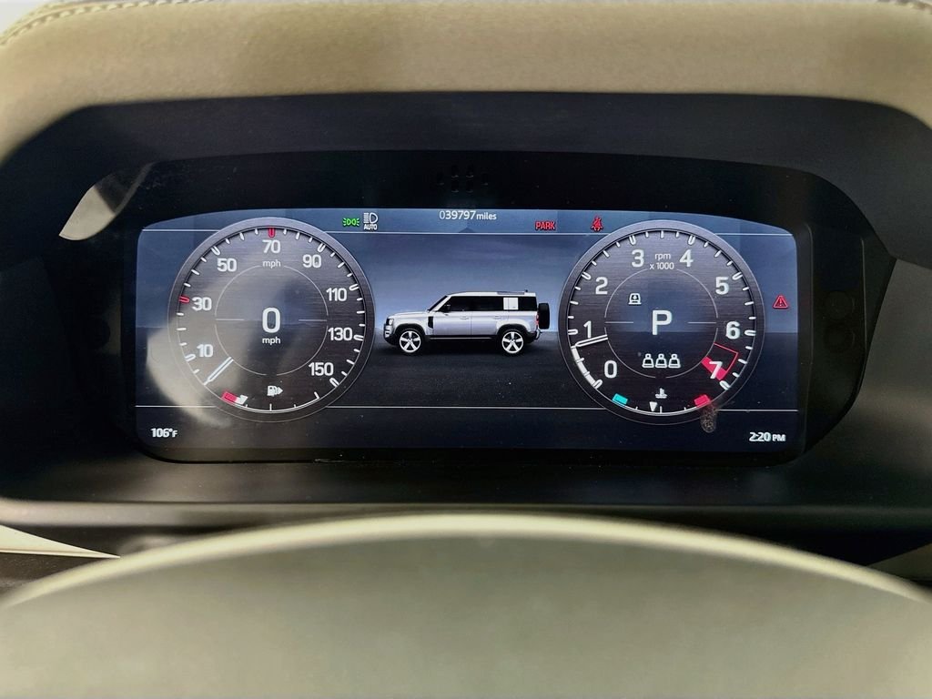 Used 2023 White Land Rover SE image 12