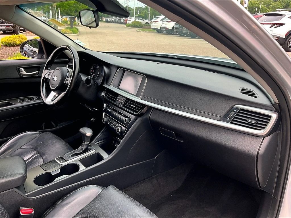 Used 2020 Silver Kia SE image 14