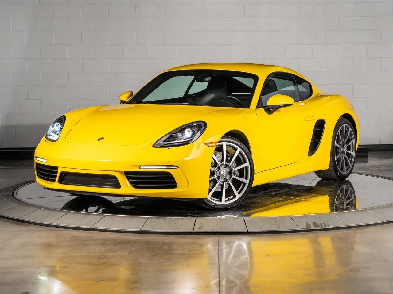 2023 Porsche 718